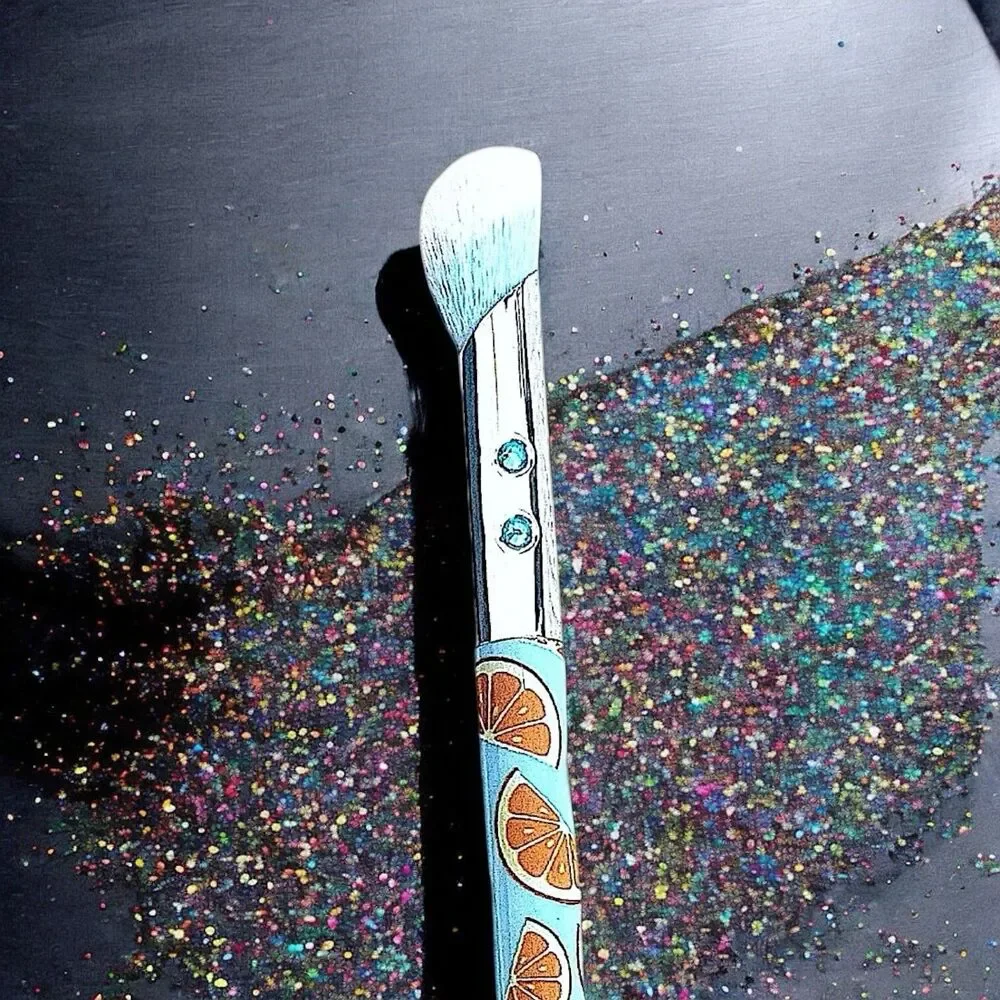SLMISSGLAM Orange Concealer C01 Brush New Without Box MSRP $23.50